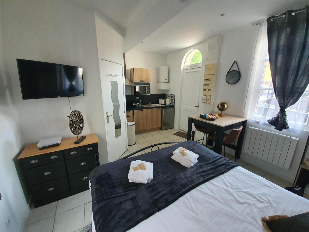 Appartement Indus En Centre Ville Avec Parking Honfleur Eksteriør billede